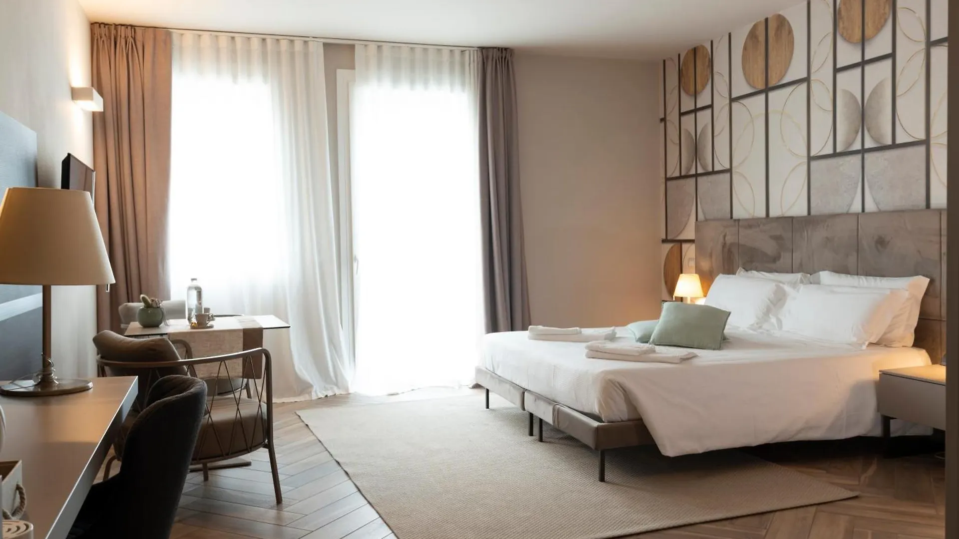 Bed & Breakfast La Home And Apartments location