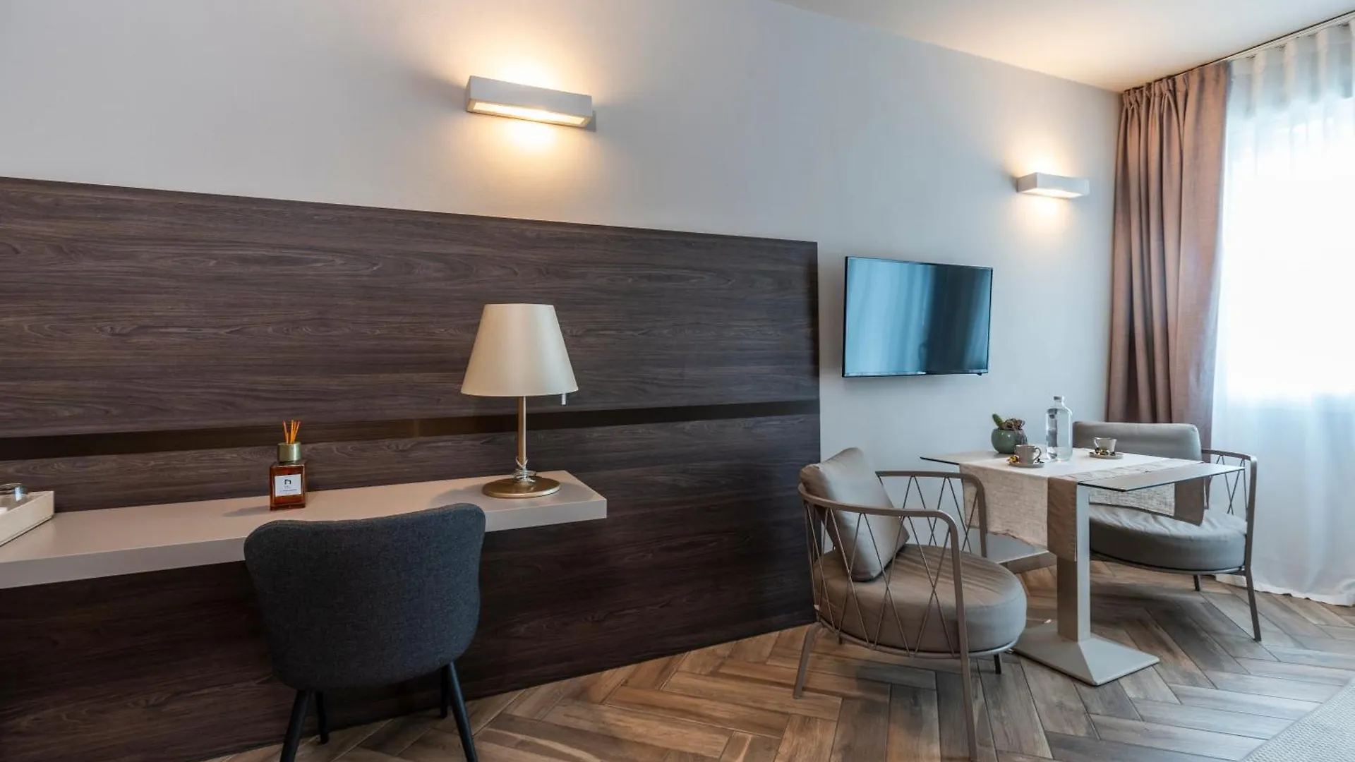 Bed & Breakfast La Home And Apartments Moniga del Garda 3*,  Italien