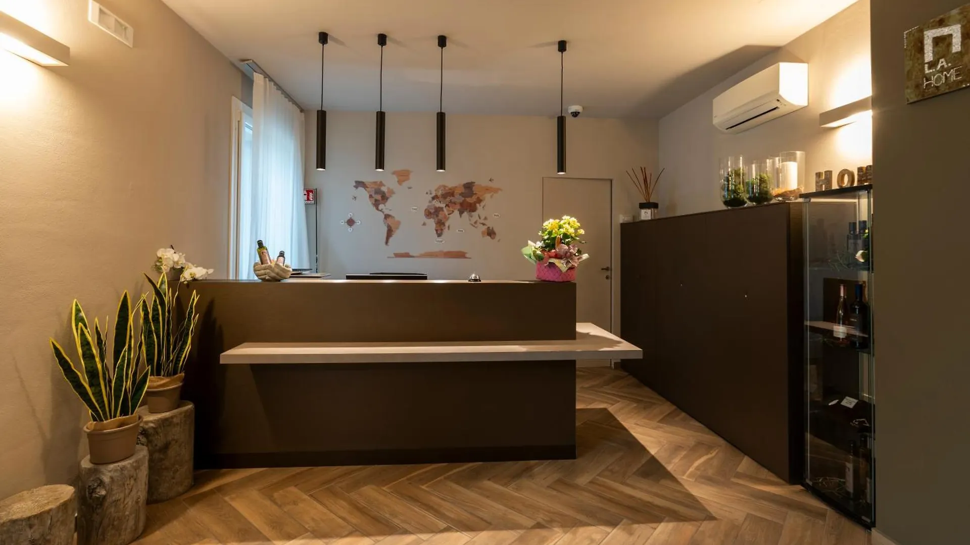 Bed & Breakfast La Home And Apartments Moniga del Garda 3*,  Italy