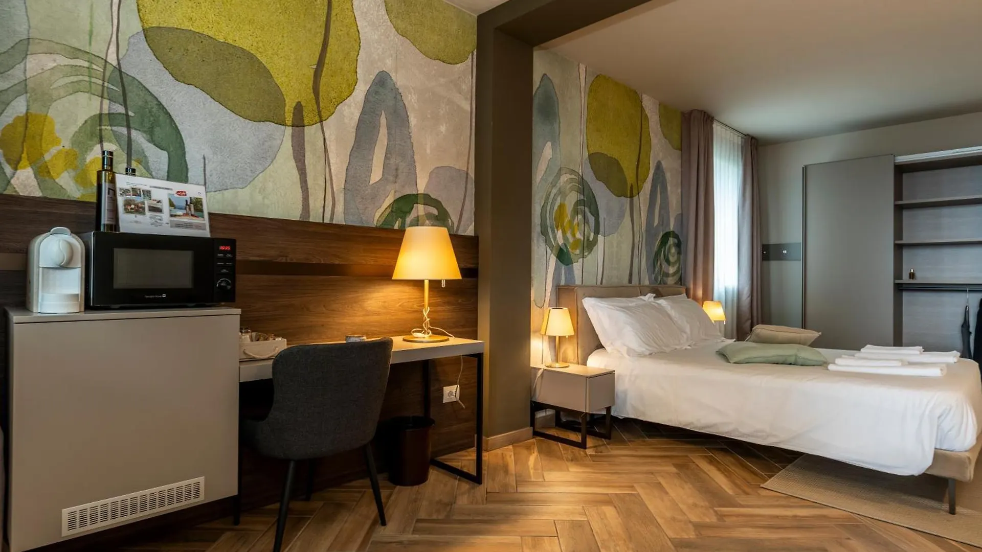 Bed & Breakfast La Home And Apartments Moniga del Garda 3*,  Italien
