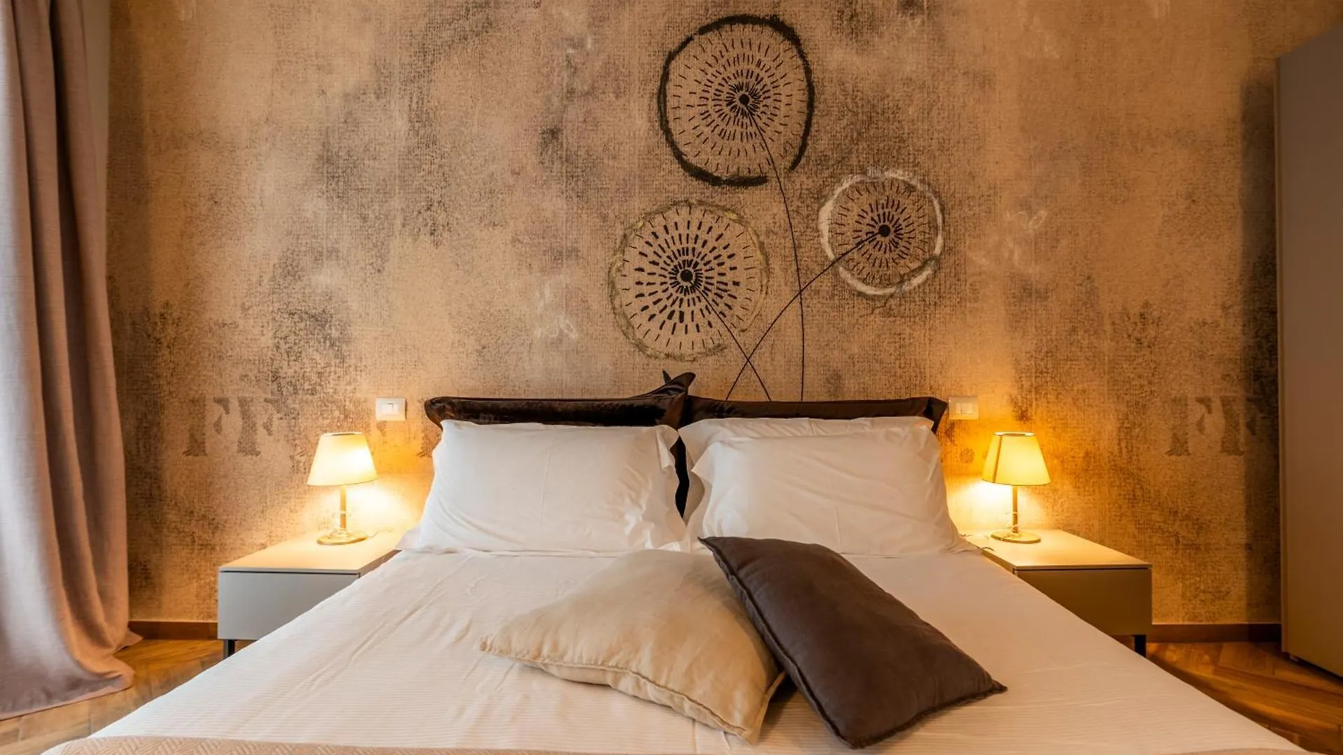Bed & Breakfast La Home And Apartments Moniga del Garda Italy